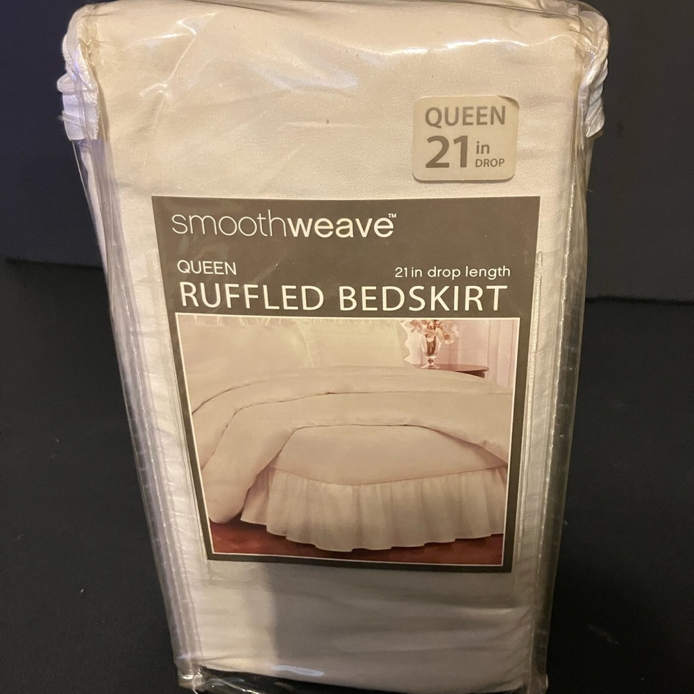 Queen size ruffled bed skirt